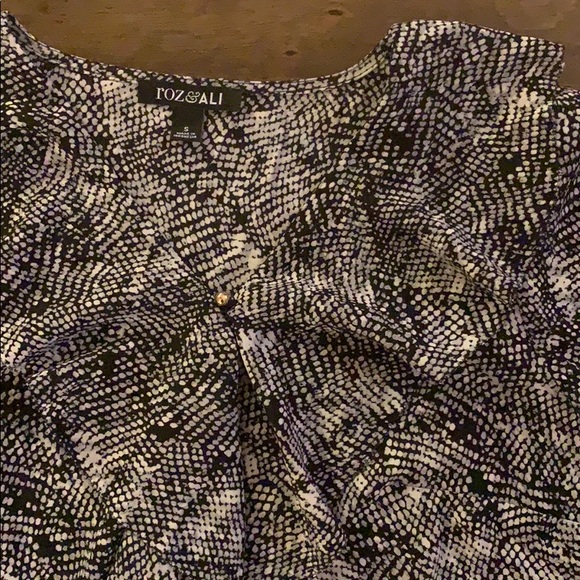 Roz & Ali Ruffle Blouse - Picture 4 of 7